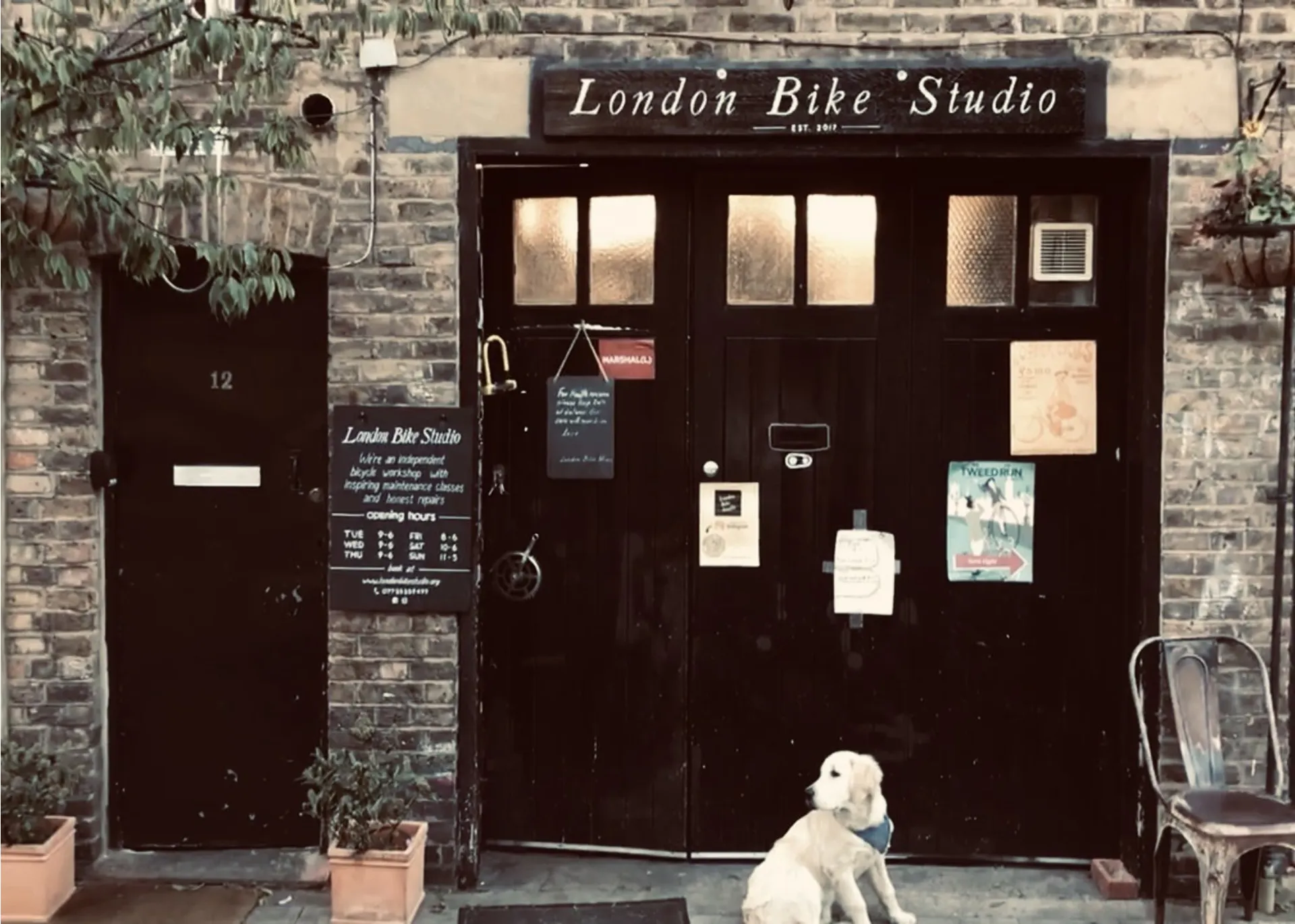 Bicycle tyre repair at London Bike Studio